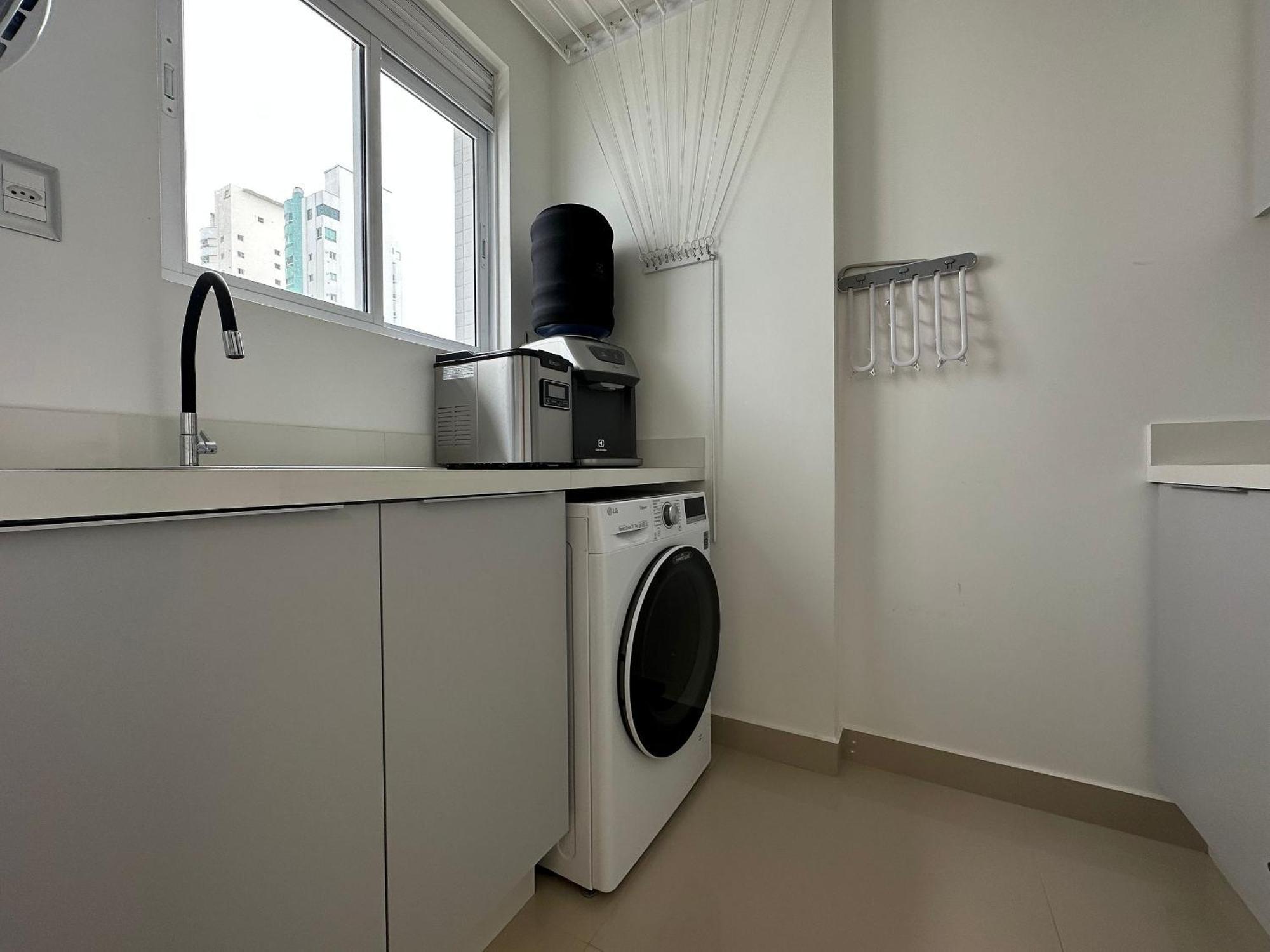 Ca01- 4 Suites| Alto Padrao | 2 Garagens| Churrasq * Balneario Camboriu