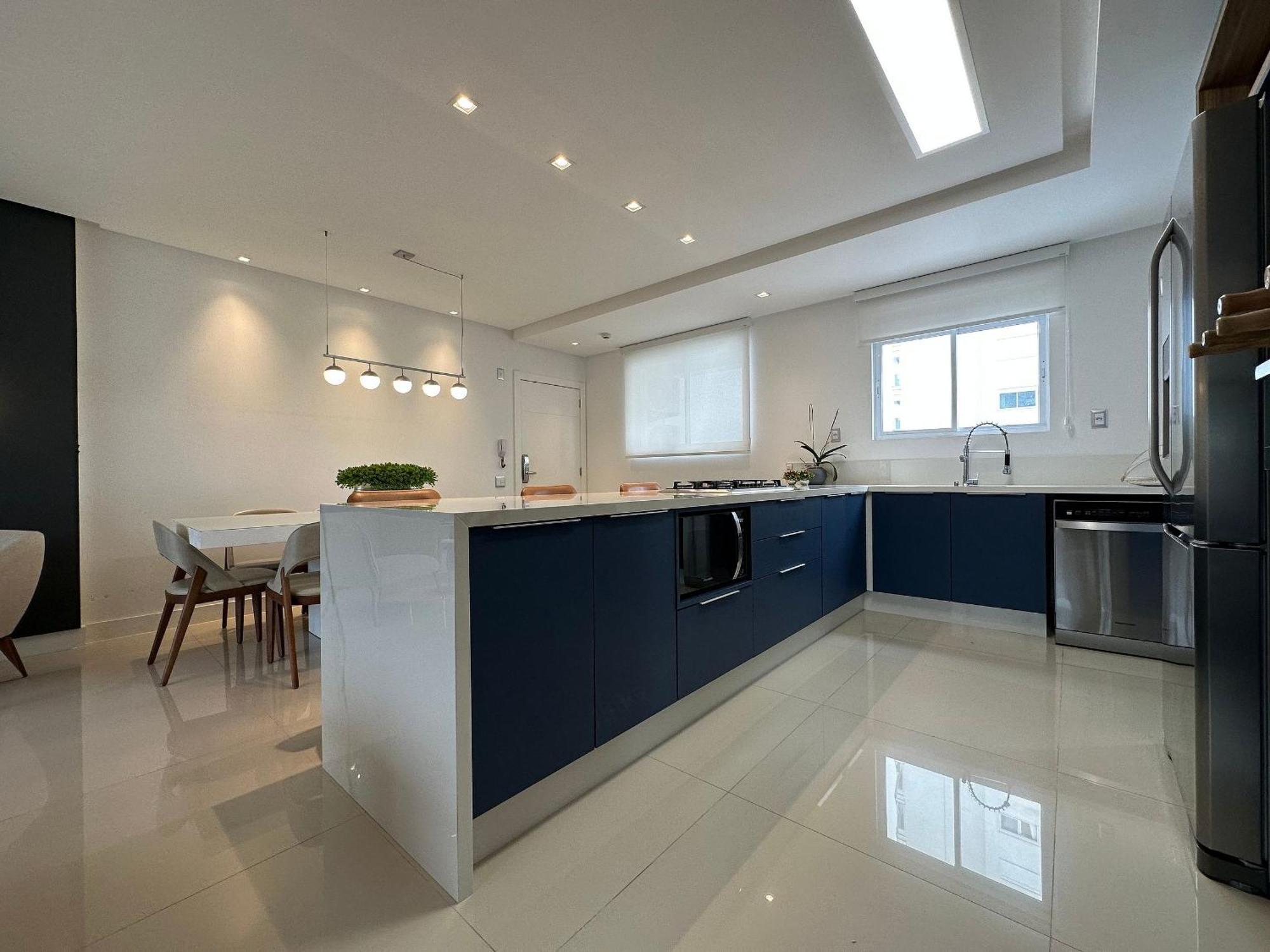 Ca01- 4 Suites| Alto Padrao | 2 Garagens| Churrasq *