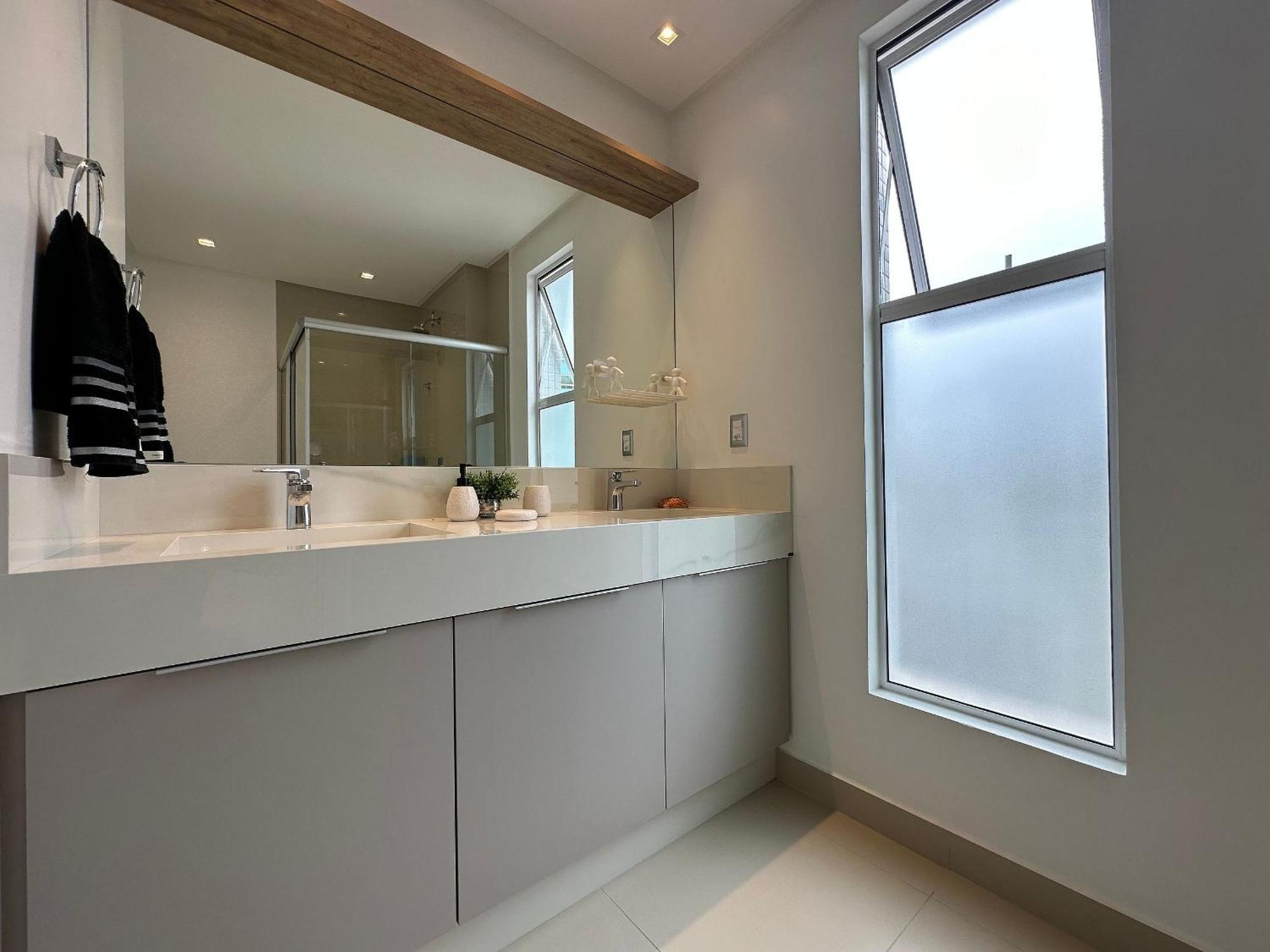 Ca01- 4 Suites| Alto Padrao | 2 Garagens| Churrasq